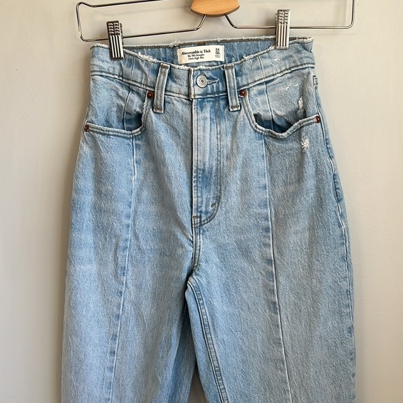 Abercrombie & Fitch The 90s Straight Ultra High Rise Split Hem Jeans SZ 24 / 00 - Picture 4 of 7